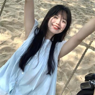 和红色中国人看电视